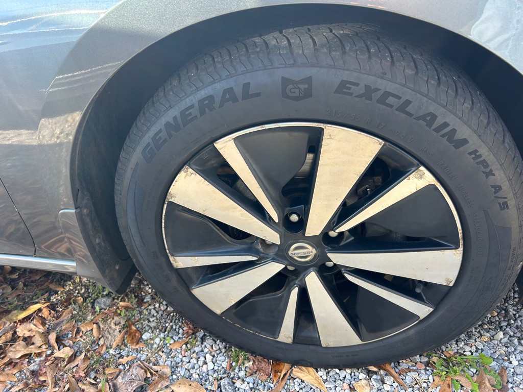 2019 Nissan Altima Image 9