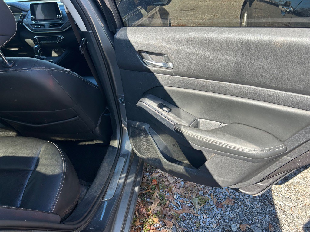 2019 Nissan Altima Image 19