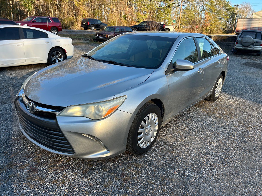 2016 Toyota Camry Image 1