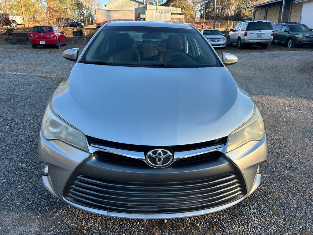 2016 Toyota Camry Image 2