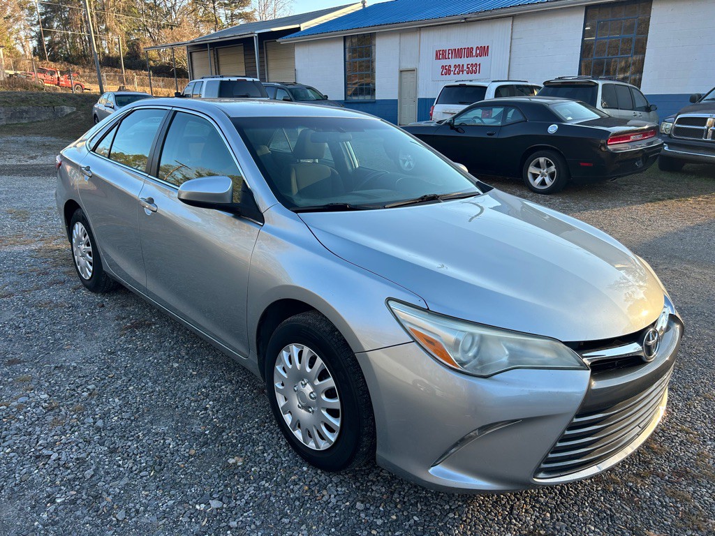 2016 Toyota Camry Image 3