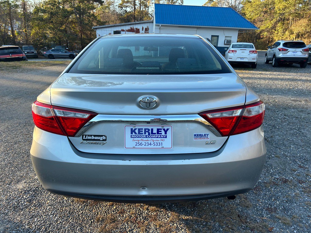 2016 Toyota Camry Image 6