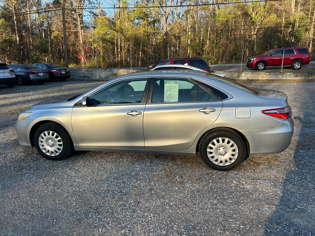 2016 Toyota Camry Image 8