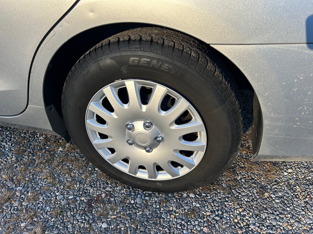 2016 Toyota Camry Image 9