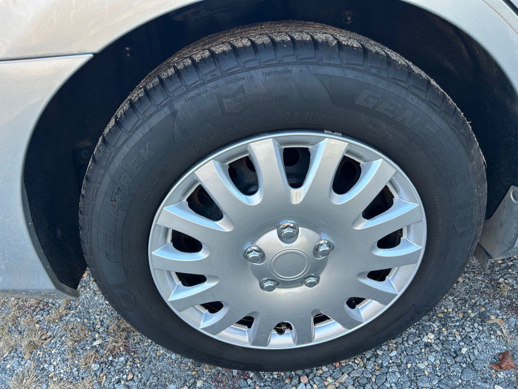 2016 Toyota Camry Image 12