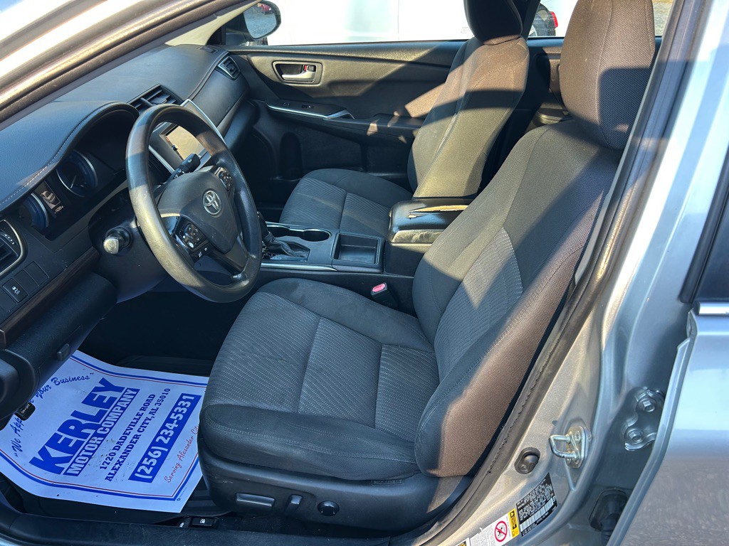 2016 Toyota Camry Image 14