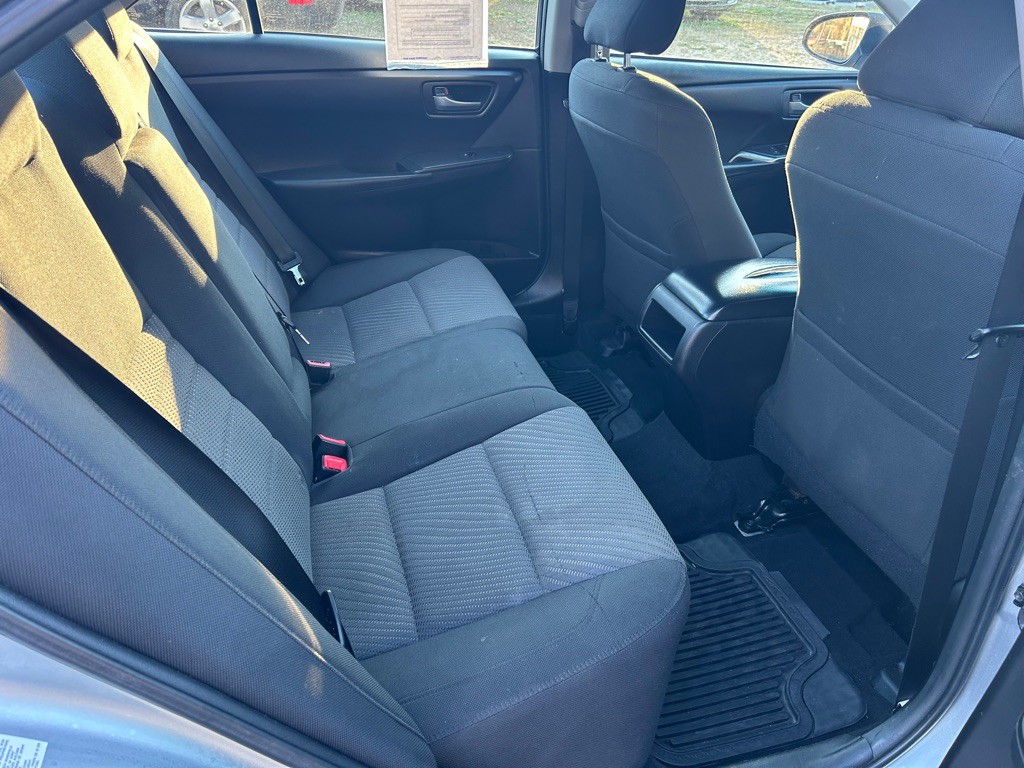 2016 Toyota Camry Image 20