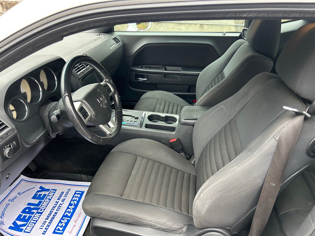 2014 Dodge Challenger Image 11