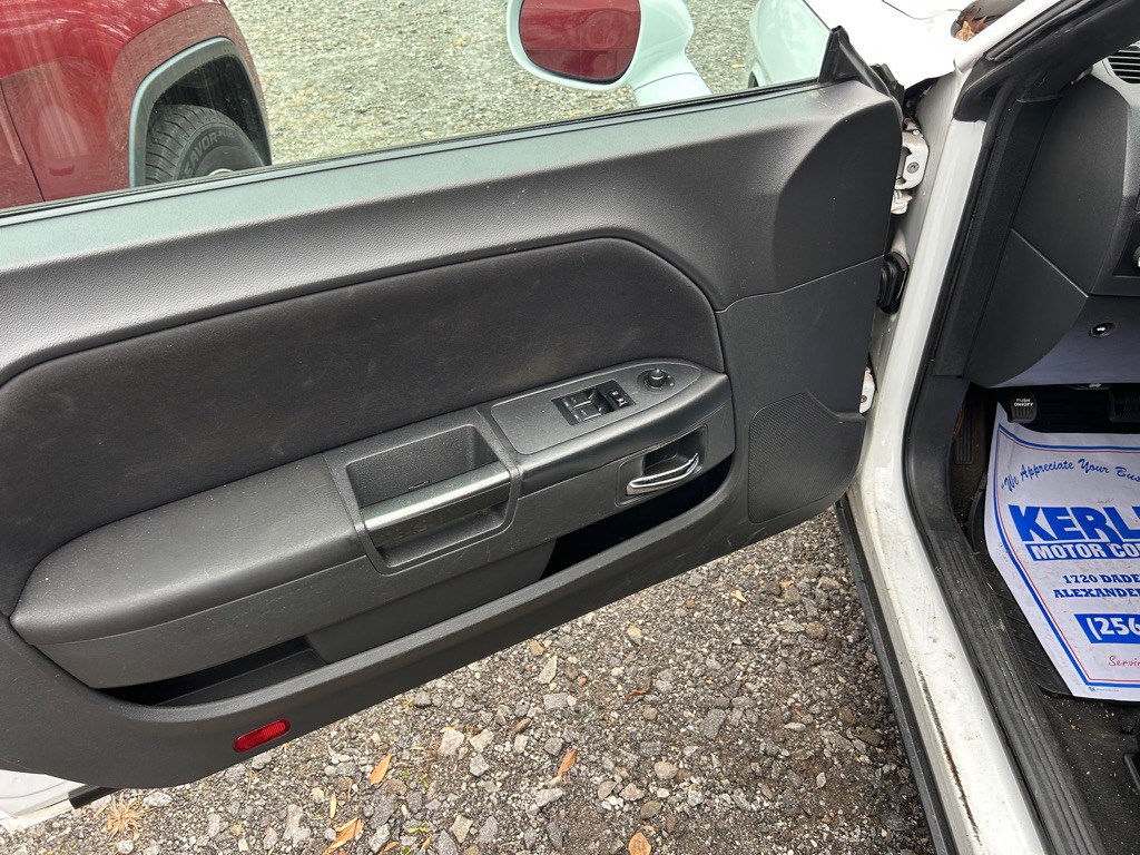 2014 Dodge Challenger Image 12