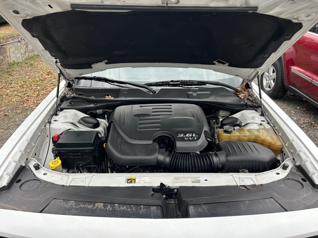 2014 Dodge Challenger Image 18