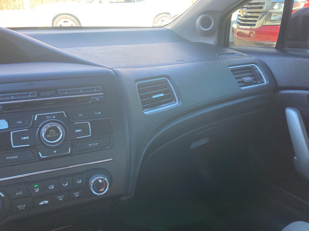 2015 Honda Civic Image 32