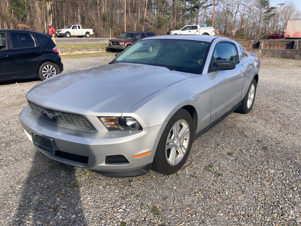 2011 Ford Mustang Image 1