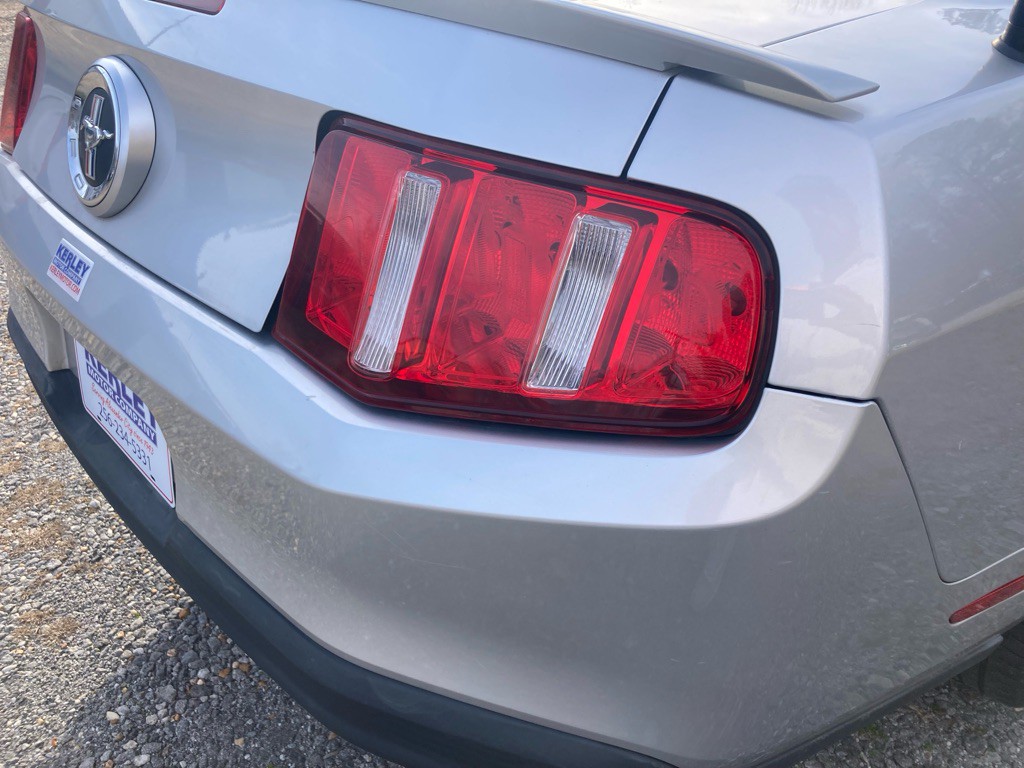 2011 Ford Mustang Image 9
