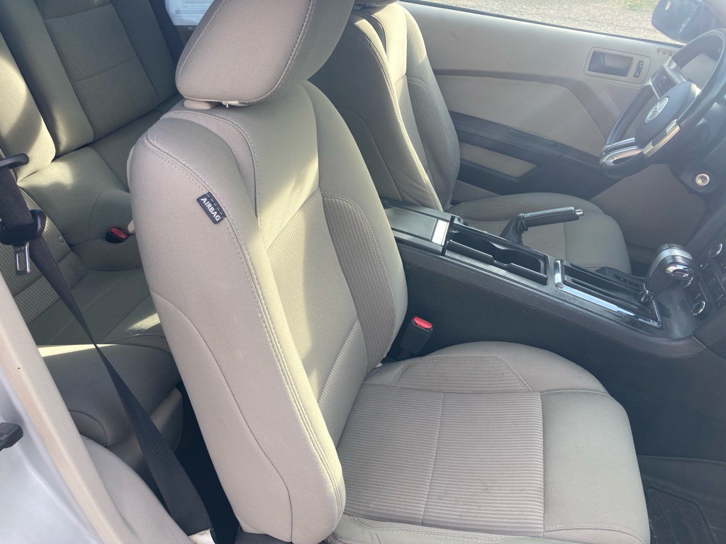 2011 Ford Mustang Image 20