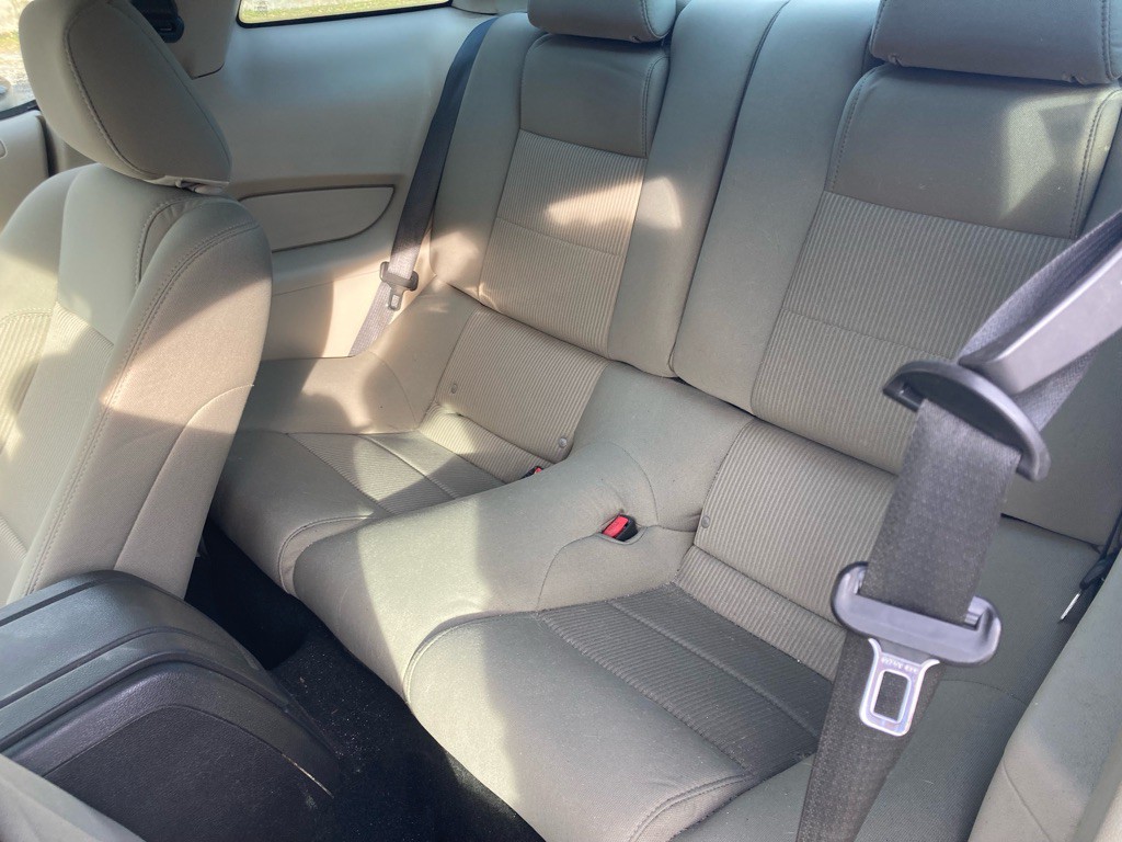 2011 Ford Mustang Image 25