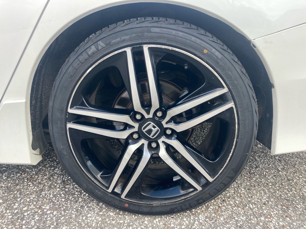 2017 Honda Accord Image 12