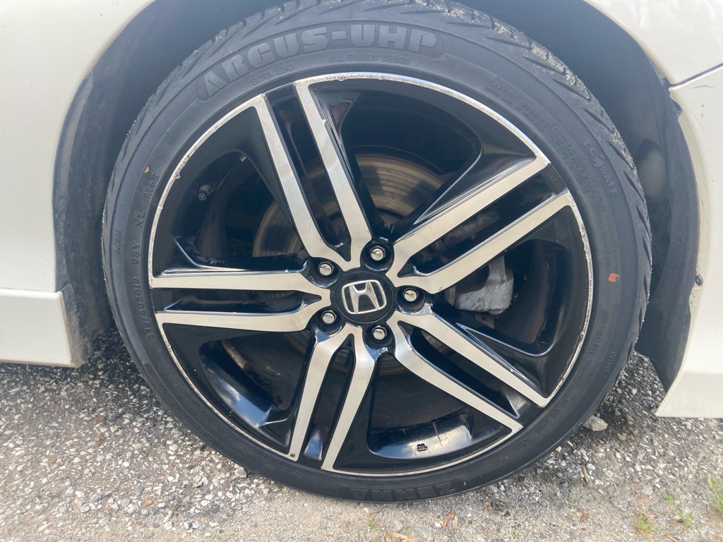 2017 Honda Accord Image 14