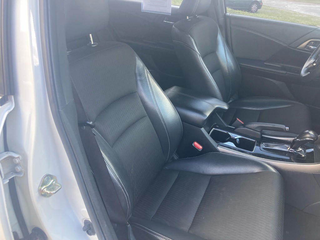 2017 Honda Accord Image 29