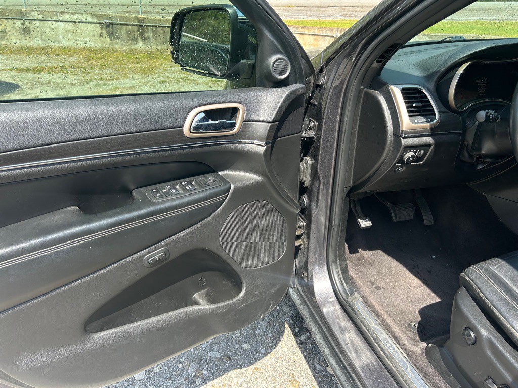 2017 Jeep Grand Cherokee Image 14