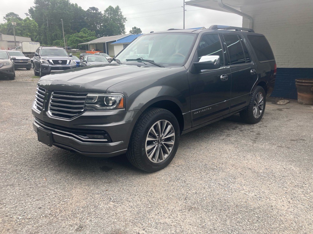 2017 Lincoln Navigator Image 1