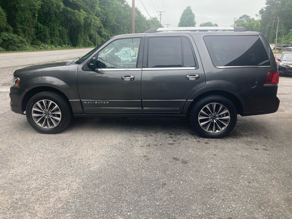 2017 Lincoln Navigator Image 8