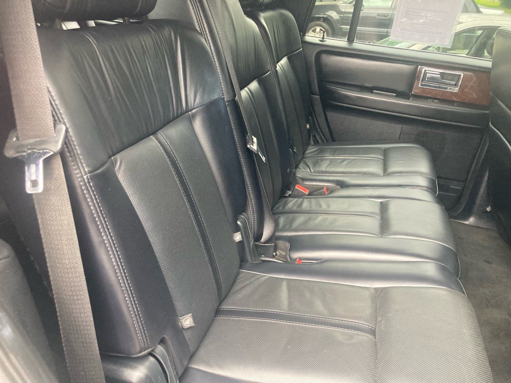 2017 Lincoln Navigator Image 30