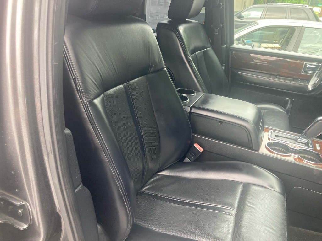 2017 Lincoln Navigator Image 34