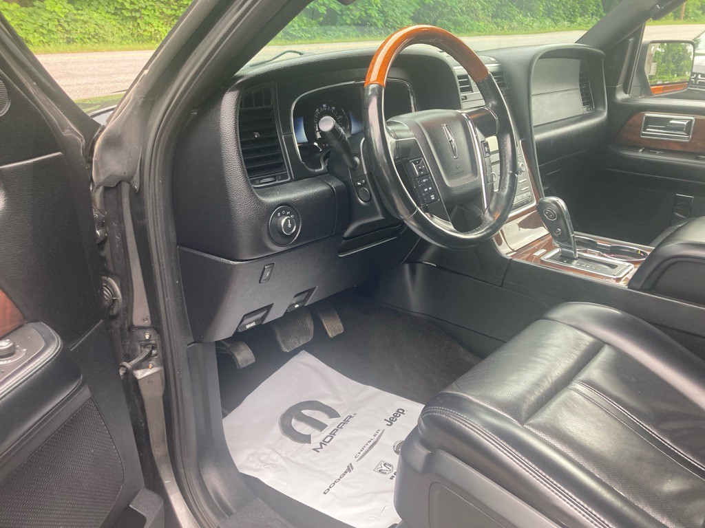 2017 Lincoln Navigator Image 37