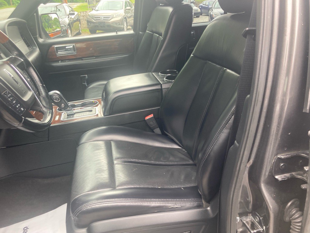 2017 Lincoln Navigator Image 38