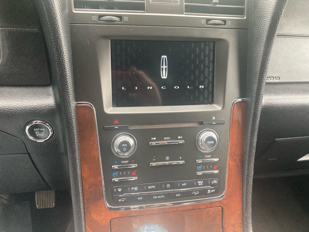 2017 Lincoln Navigator Image 39