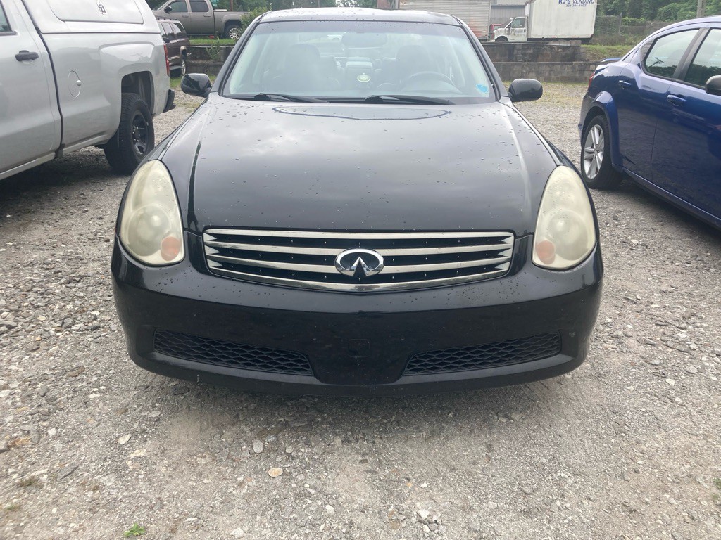 2005 INFINITI G35 Image 2