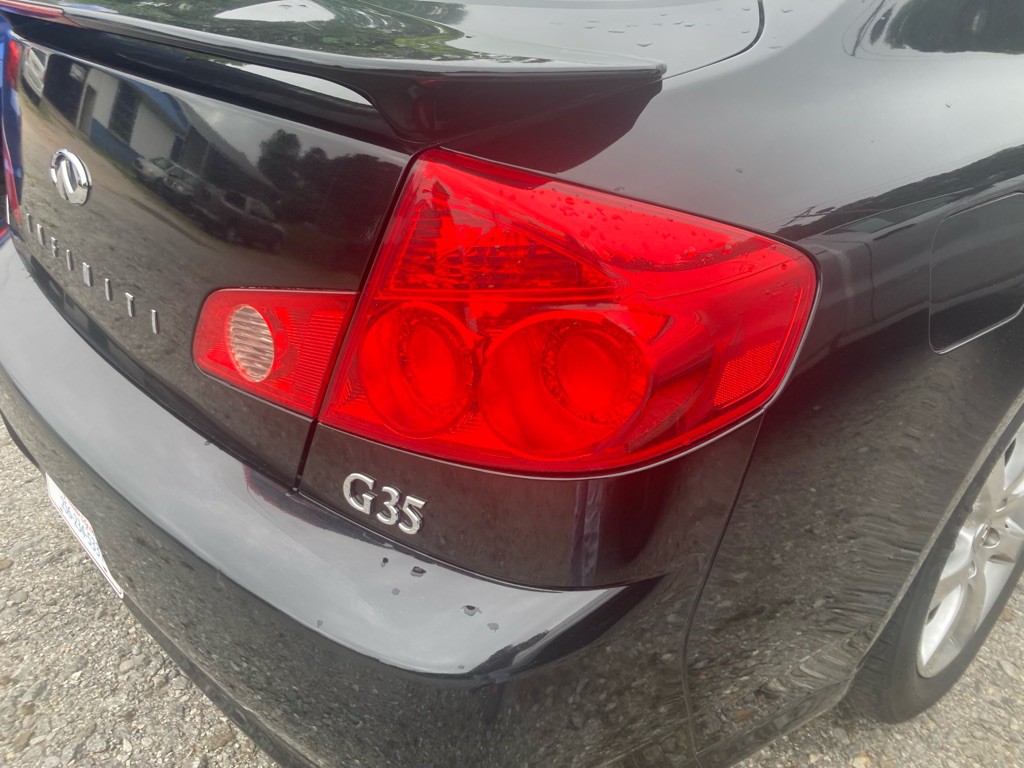 2005 INFINITI G35 Image 9