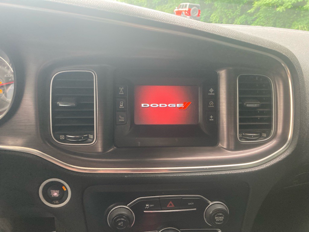 2016 Dodge Charger Image 30