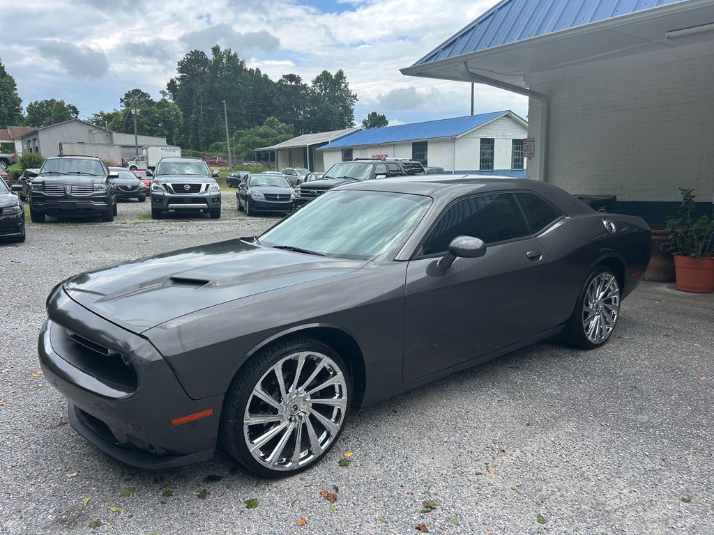 2015 Dodge Challenger Image 1