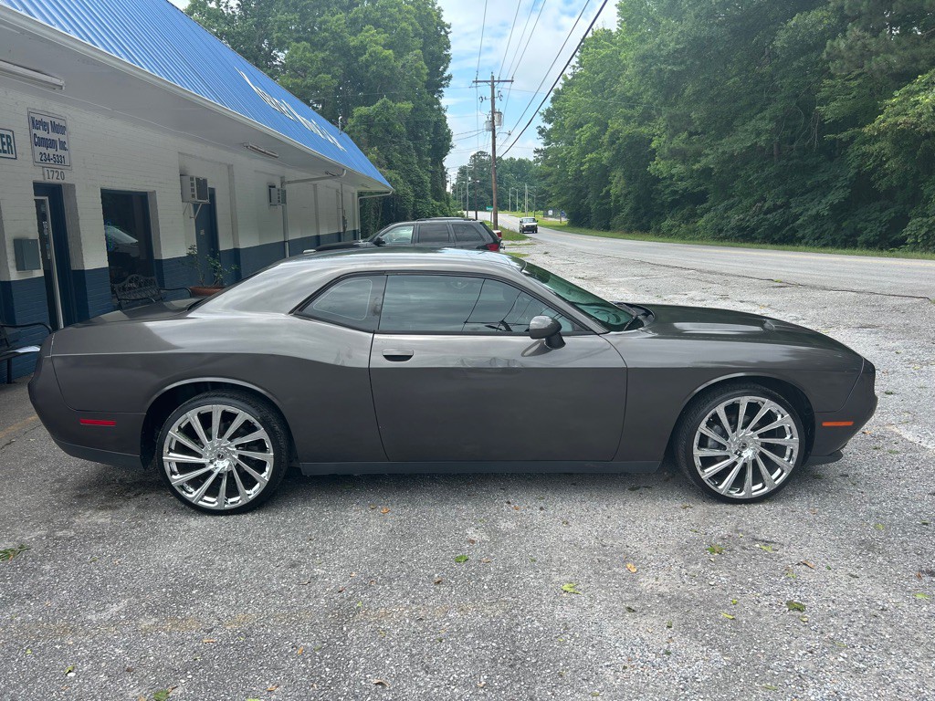 2015 Dodge Challenger Image 4