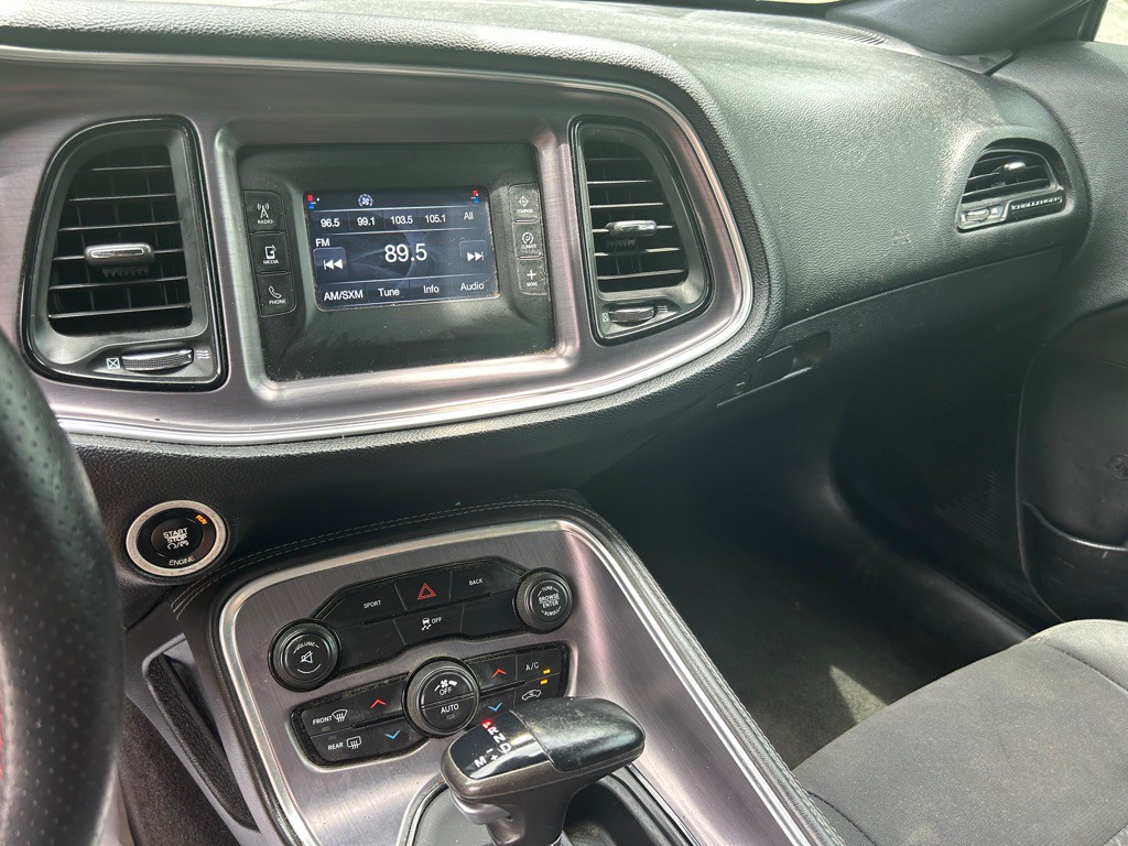 2015 Dodge Challenger Image 23