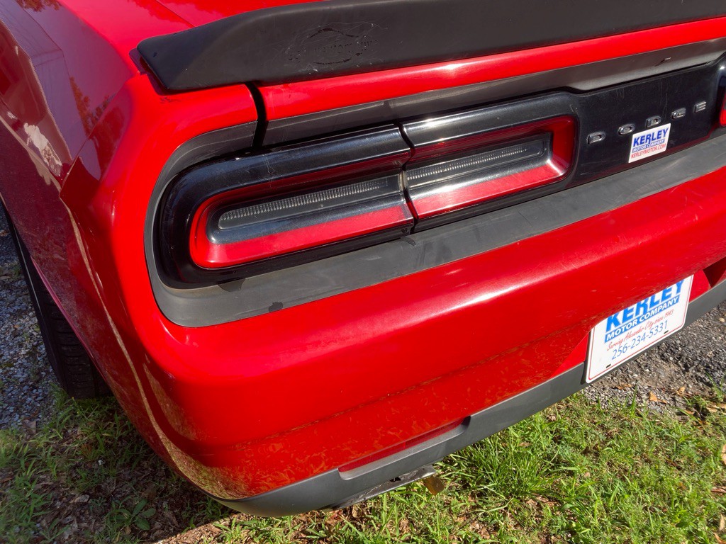 2015 Dodge Challenger Image 11