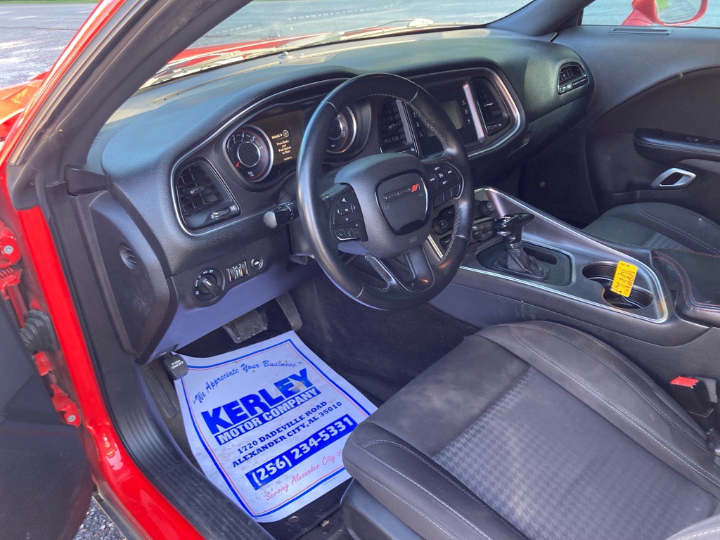 2015 Dodge Challenger Image 21