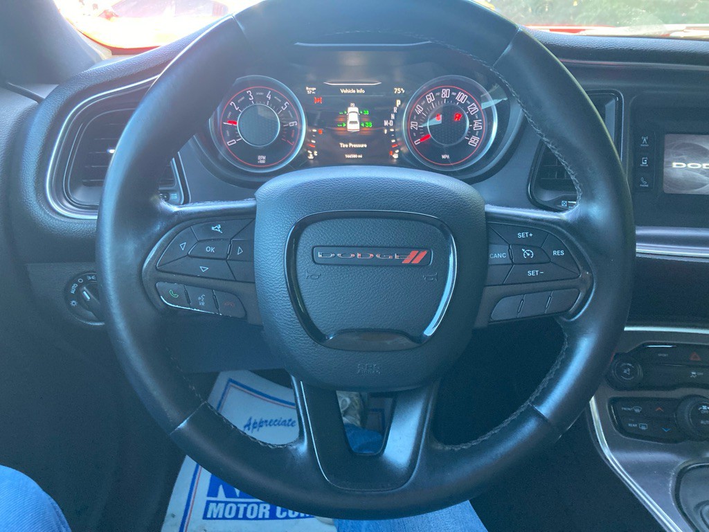 2015 Dodge Challenger Image 26