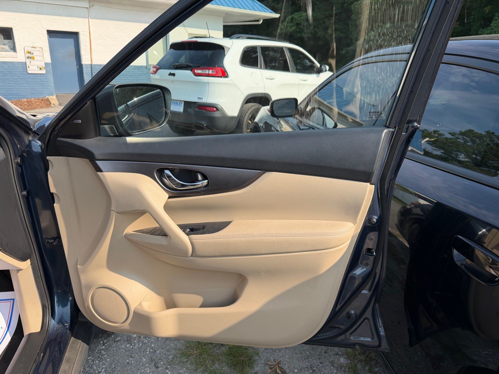 2016 Nissan Rogue Image 14