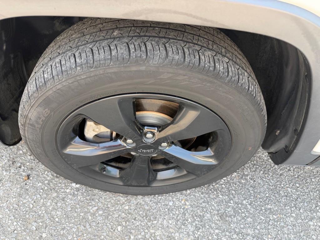 2018 Jeep Cherokee Image 8