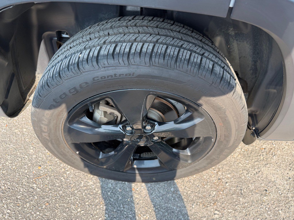 2018 Jeep Cherokee Image 10