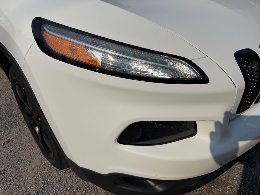 2018 Jeep Cherokee Image 12