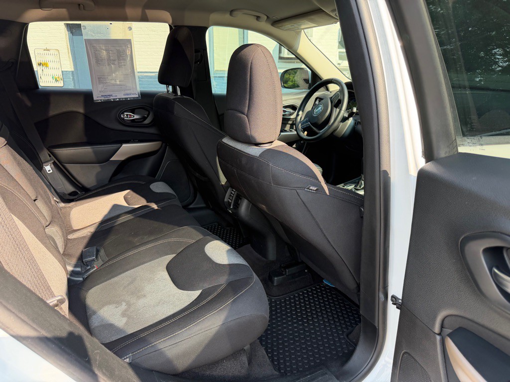 2018 Jeep Cherokee Image 19