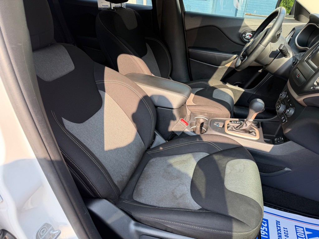 2018 Jeep Cherokee Image 23