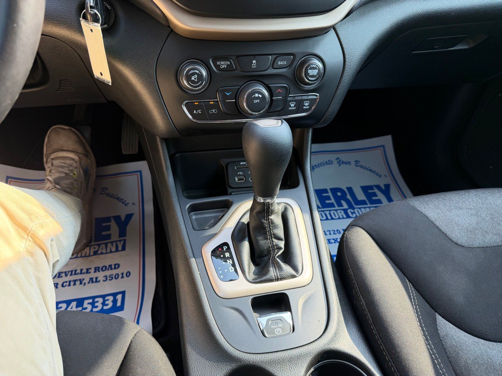2018 Jeep Cherokee Image 27
