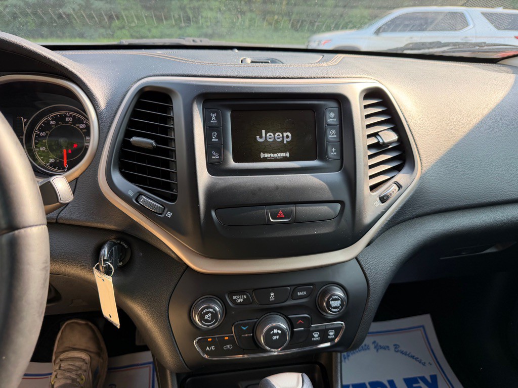 2018 Jeep Cherokee Image 28