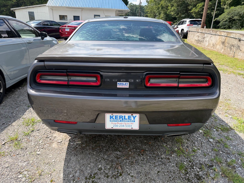 2015 Dodge Challenger Image 8