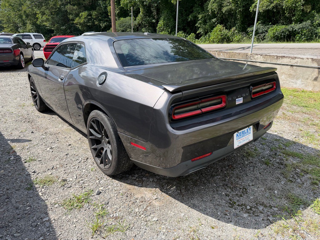 2015 Dodge Challenger Image 9