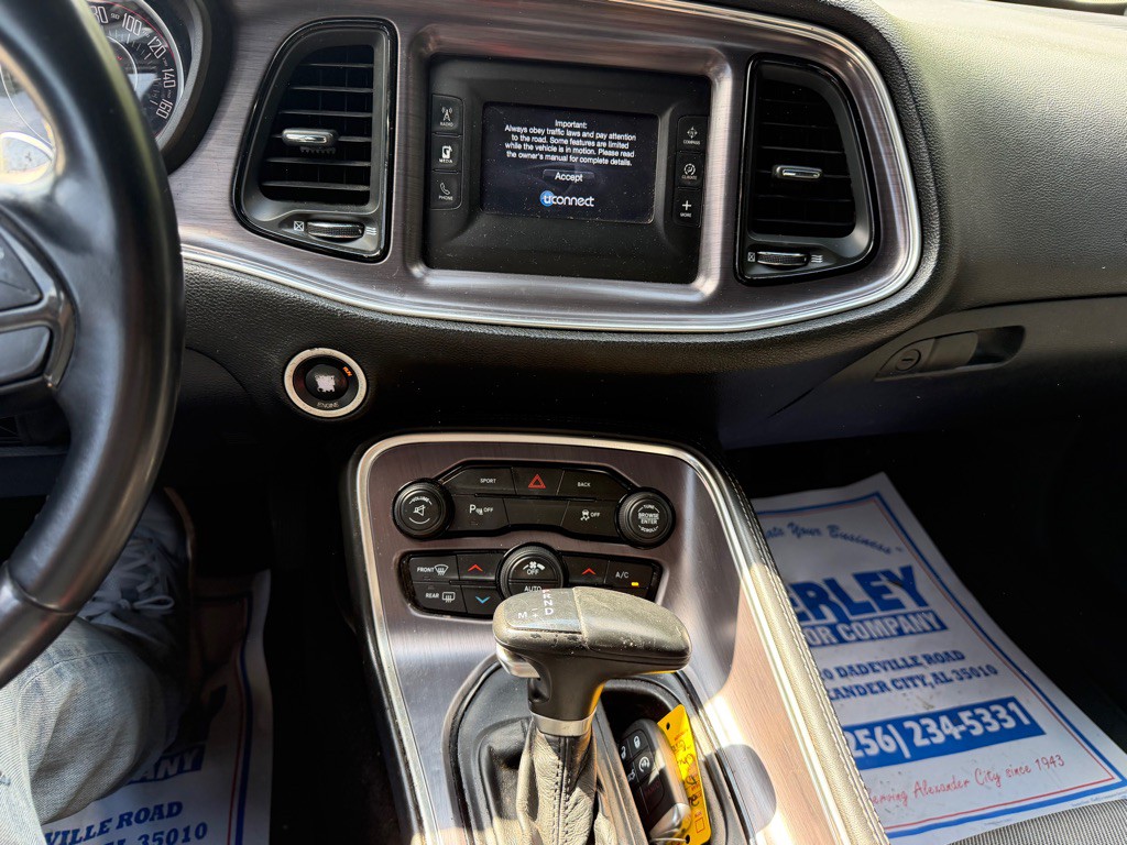 2015 Dodge Challenger Image 26